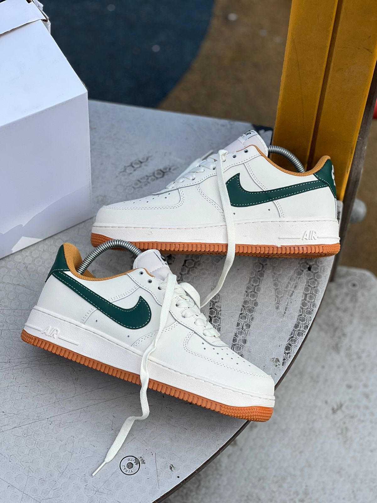 nike air force 1 cream gum